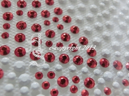 Hotfix Strass Bügelbild Motiv Karneval Kappe Karnevalsschiffchen Rot Weiss Fasching 130726
