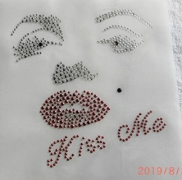 Hotfix Strass Bügelbild Bügelmotiv  Kiss me  Marylin 190806