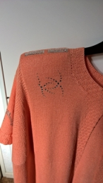 Anwendungsbeispiel Strass Applikationen auf einem TwinSet