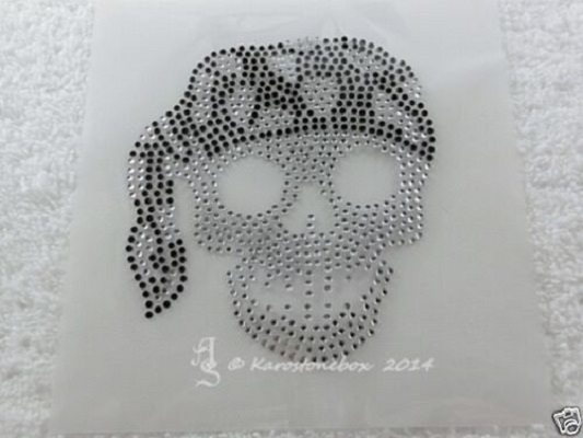 Strass Bügelbild Pirat Totenkopf Schwarz Crystal 140418 – Skull Motiv 10 x 9 cm