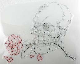 Strass Bügelbild Totenkopf mit Rose – Skull Applikation 21,5 x 17,5 cm