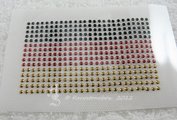Deutschland Fahne klein 3 Metallstuds Bügelbild 7 × 4,5 cm
