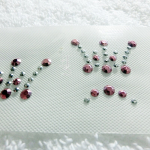 Hotfix Bügelbild Applikation Rhinestuds 3 kl. Krönchen Silber-Pink