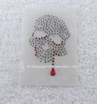 Strass Bügelbild Totenkopf mit Blutstropfen 081080 – kleiner Skull 7,5 x 5 cm