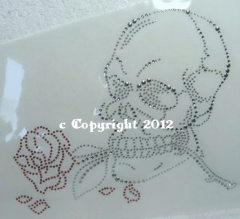 Strass Bügelbild Totenkopf mit Rose 081216-12se