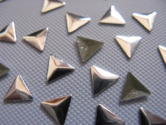 100 Hotfix Bügelnieten Nailheads Form Dreieck 6 mm Silber