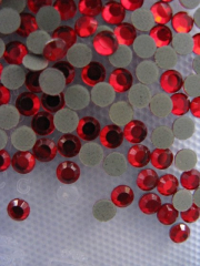 100 Hotfix Strasssteine SS 16 Rot