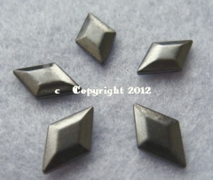 50 Hotfix Bügel Nieten Raute Antik Silber Black-Nickel 13 x 8 mm