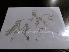 Hotfix Strass Bügelbild Pferd starker Trab gespiegelt. klein re. 110905