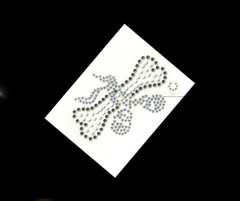 Hotix Strass Bügelbilder Applikation kl. Knochen mit Schleife 240516 Strass AB Hotix Strass Bügelbilder Applikation kl. Knochen mit Schleife 240516 Strass AB