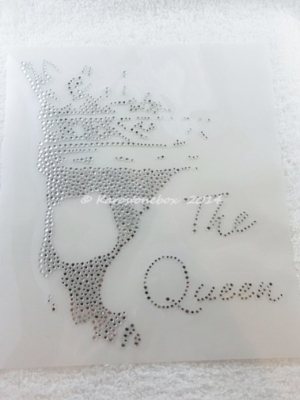 Strass Bügelbild Totenkopf „The Queen“ 110515 – Skull Applikation 19 x 17 cm